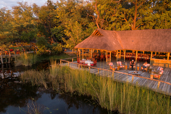 Camp Xakanaxa Camp Xakanaxa: Hauptlodge von Aussen