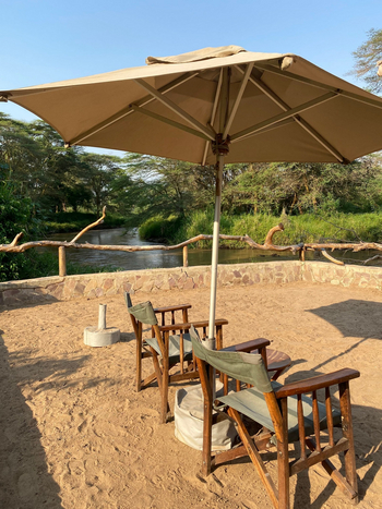 Ishasha Wilderness Camp: Sonnenschirm