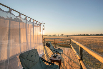 Kanana Camp: Sleep-out-Deck Blick