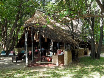 Luambe Camp: Blick auf die Lounge