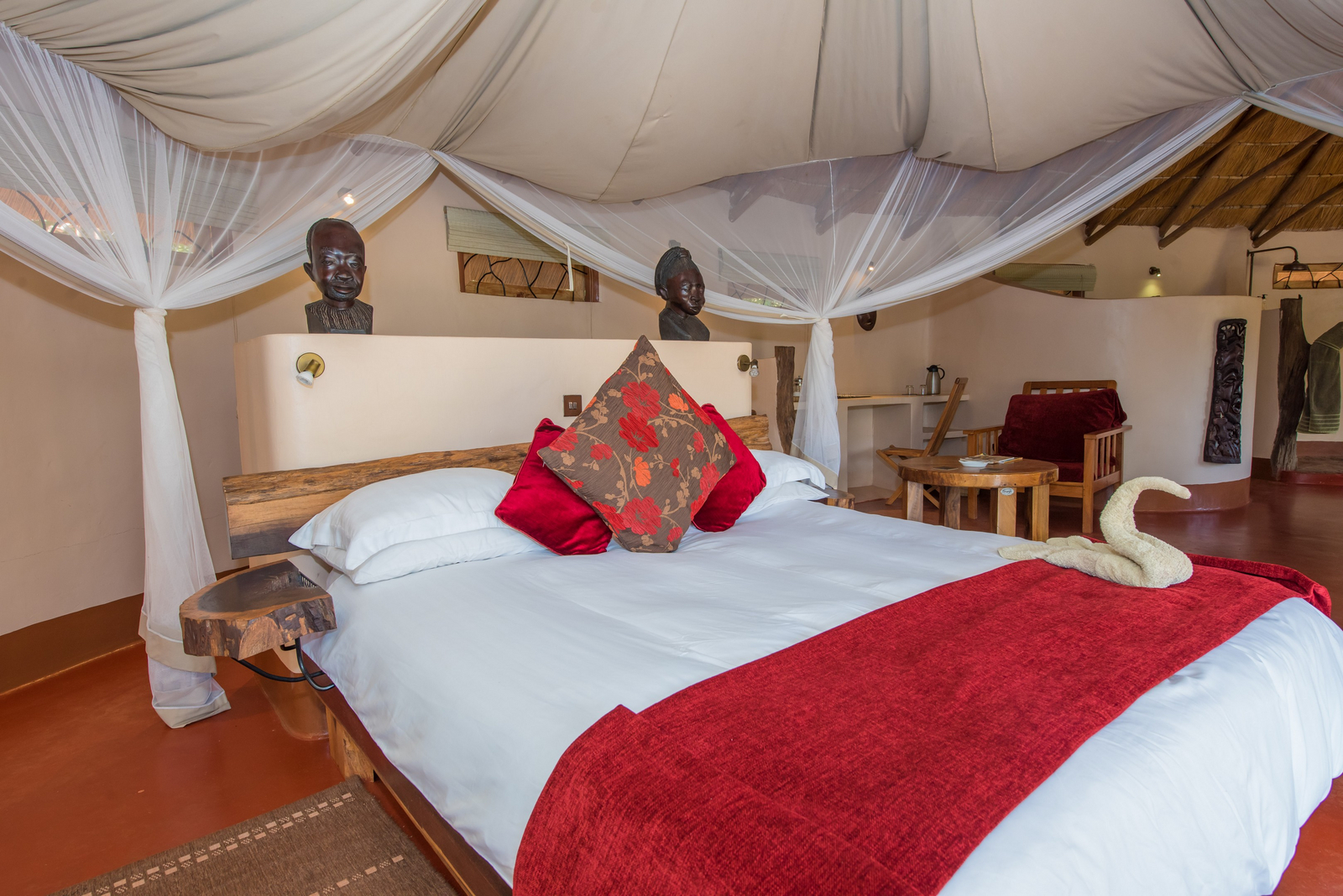 Tongole Wilderness Lodge Tongole Wilderness Lodge: Kissen auf dem Bett