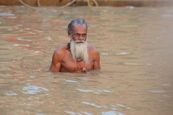 Varanasi: Bad im Ganges
