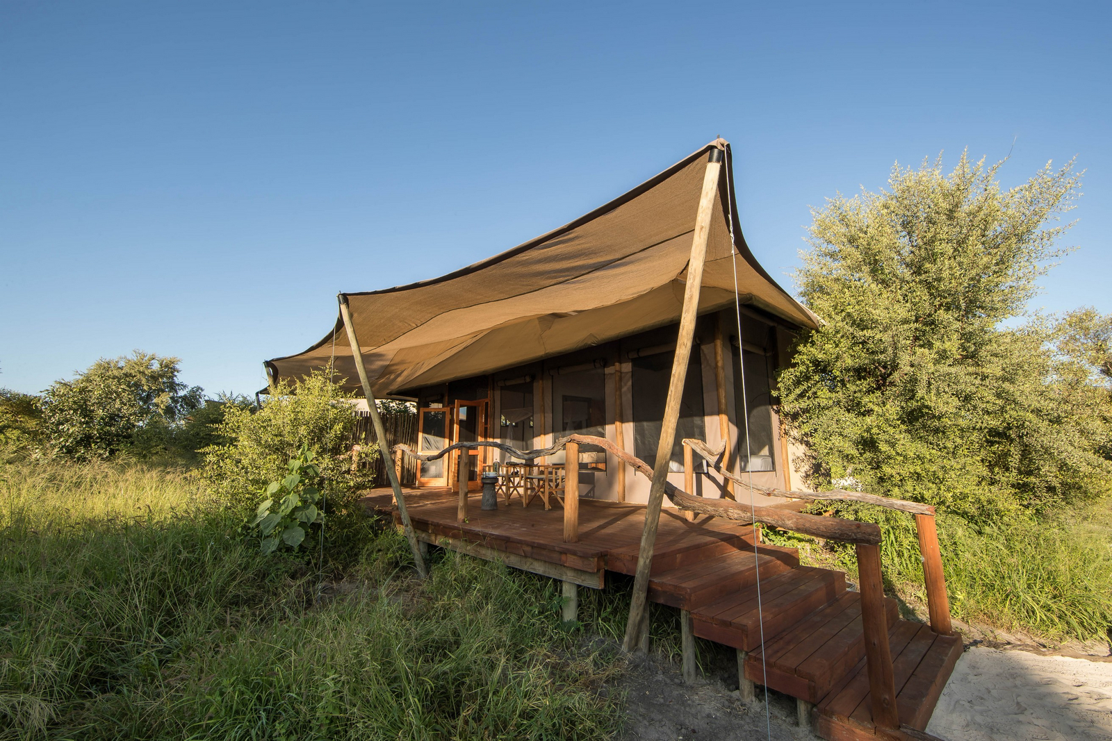 Nokanyana Camp Nokanyana Camp: Stufen zum Zelt