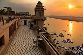 BrijRama Palace: Terrasse über dem Ganges