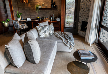 Dulini Leadwood: Suite Lounge