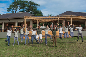 Dunia Camp: Team vor dem Zentralbereich