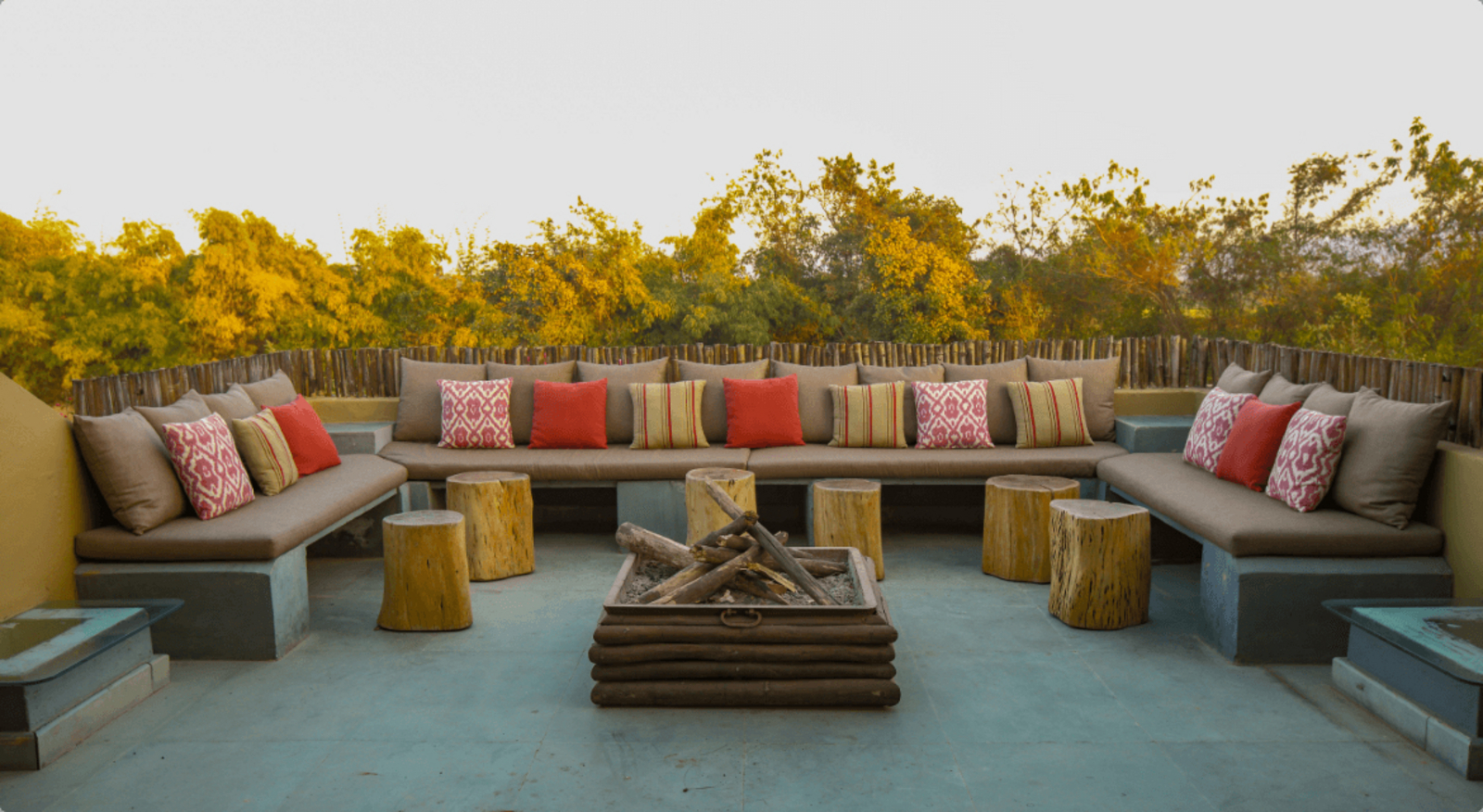 Forsyth Lodge Forsyth Lodge: Outdoor Lounge