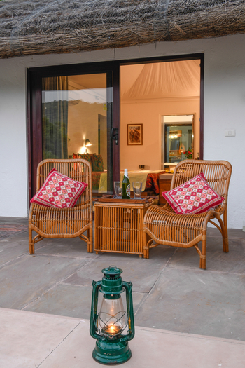 Khem Villas: Villa - Sitzgelegeneheiten auf der Veranda