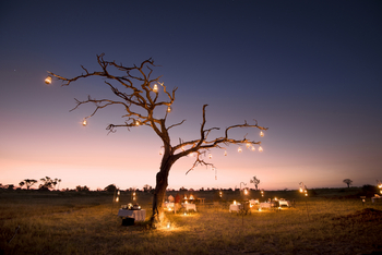 Nxabega Okavango Tented Camp: Laternen beim Dinner