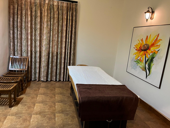 Tathastu Resort Satpura: Spa