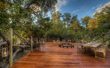 Camp Moremi: Zentrale Einrichtungen