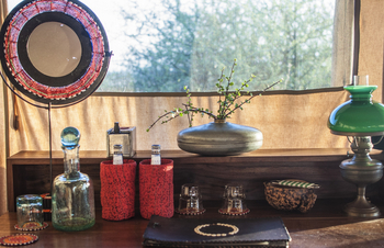 Shu'mata Camp: Schreibtisch