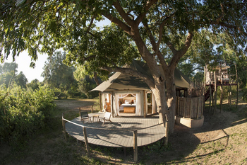 Three Rivers Camp Three Rivers Camp: Gästezelt auf Holzplattform