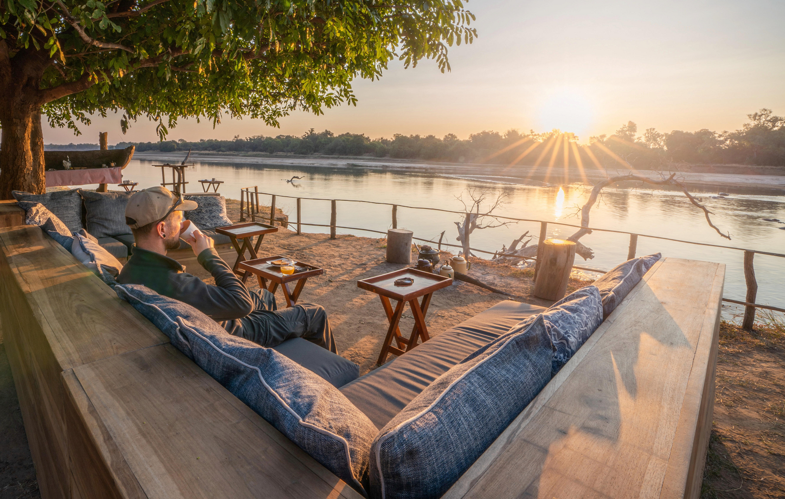Time + Tide Mchenja Camp Time + Tide Mchenja Camp: Blick zur Morgensonne