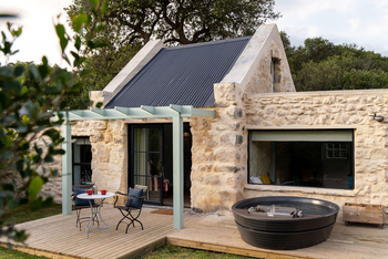 Coot Club: Leeward Suites