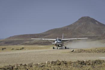 Desert Rhino Camp Desert Rhino Camp: Flugzeug