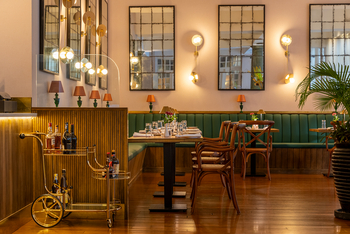 Hemingways Nairobi: Restaurant