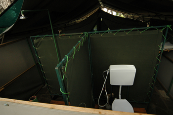 Lake Manze Camp: Toilette