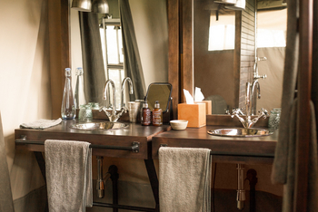 Legendary Songa Migrational Camp: Zwei Waschbecken