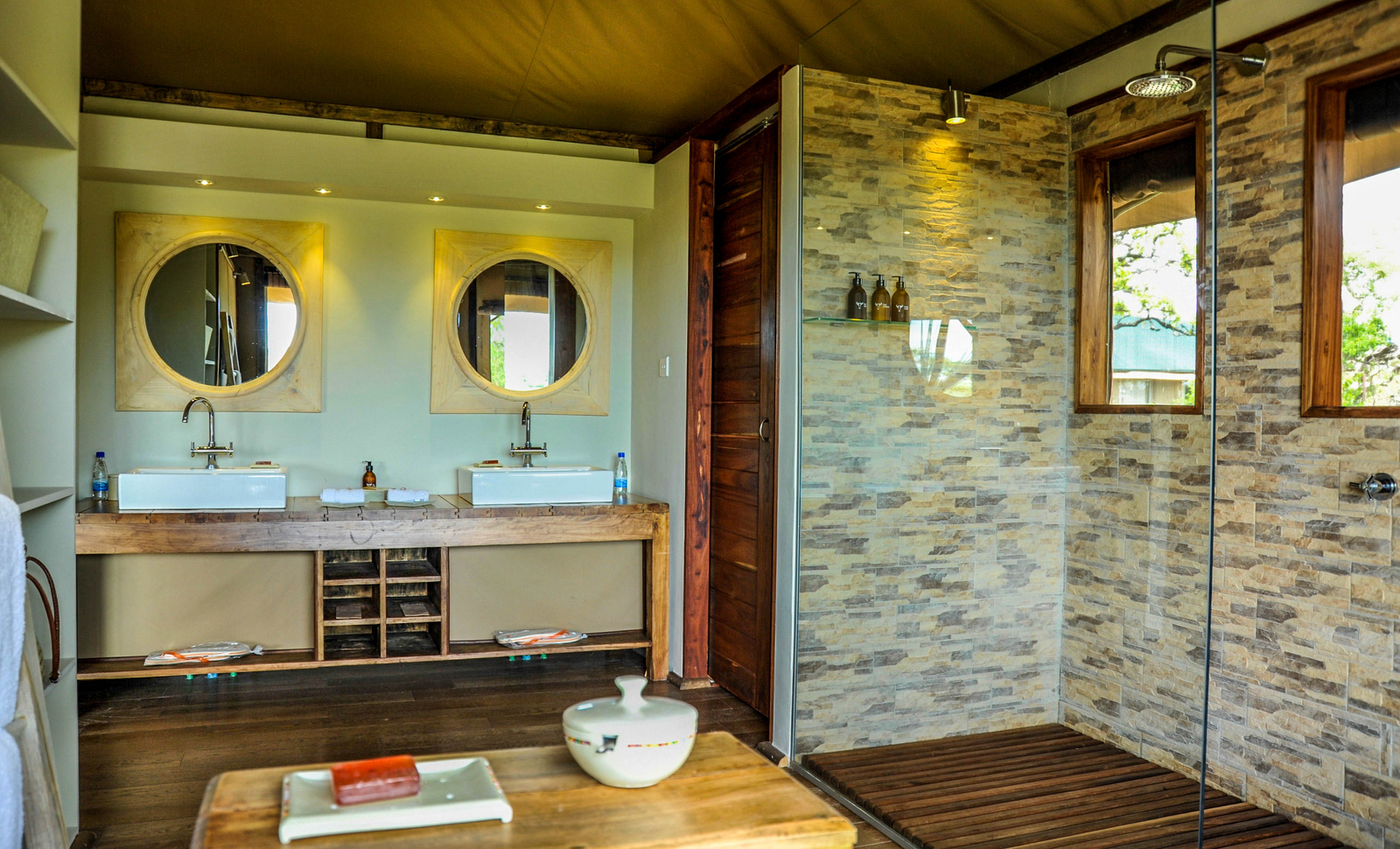 Lemala Kuria Hills Lodge Lemala Kuria Hills Lodge: Gästebad