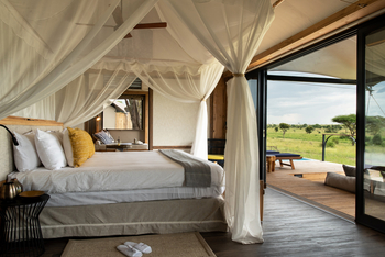 Lemala Nanyukie Lodge: Doppelbett mit Moskitonetz