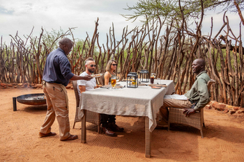 Little Madikwe Hills: Lunch im Außenbereich