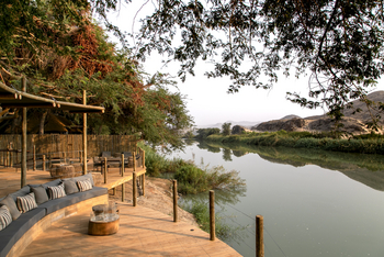 Serra Cafema Serra Cafema: Loungebereich am Tag
