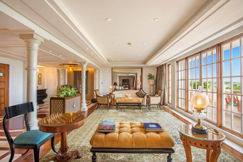 The Oberoi Amarvilas: Kohinoor Suite mit Teppich