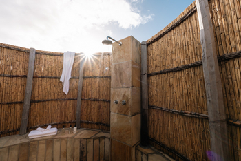 Azura Marlin Beach: Outdoor-Dusche