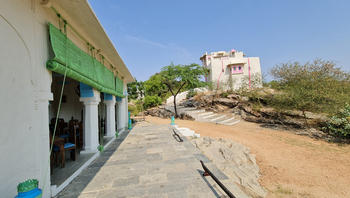 Brij Lakshman Sagar: Restaurantarkade