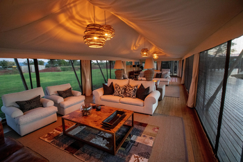 Fothergill Island: Lounge