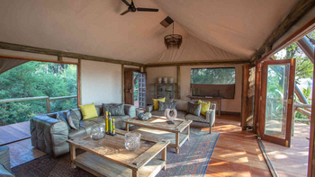 Jacana Camp: Lounge in der oberen Etage