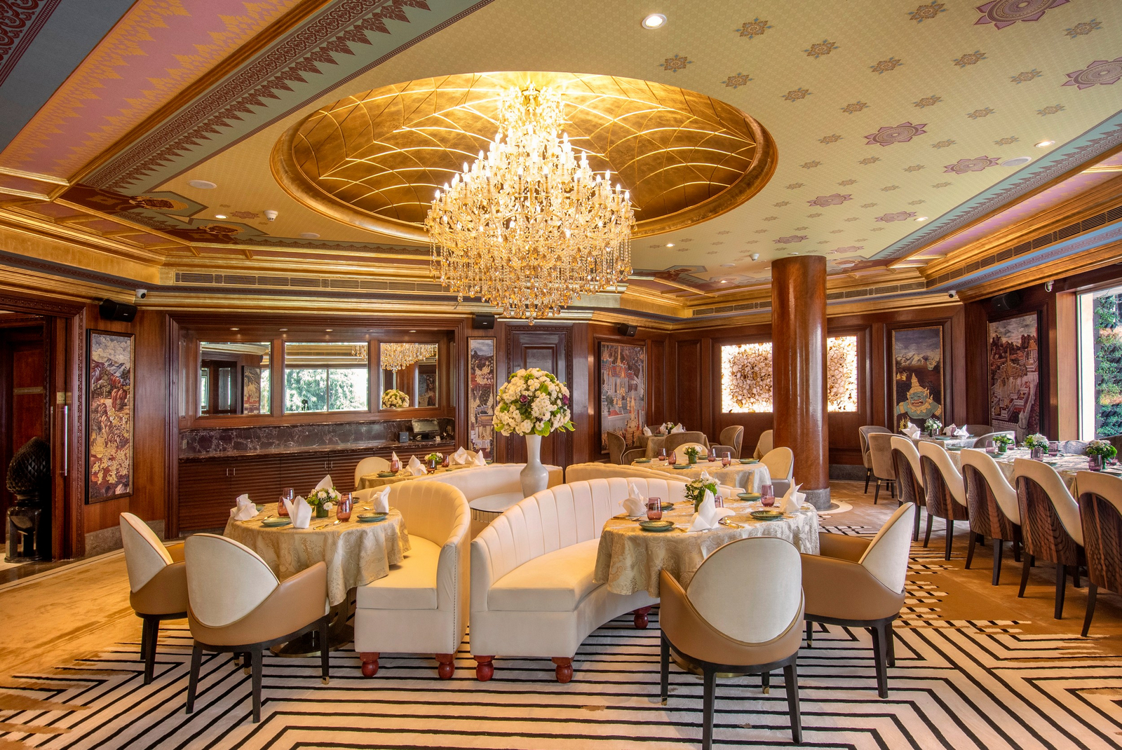 The Claridges The Claridges: Speisesaal