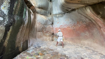 Big Cave Camp Big Cave Camp: Höhle