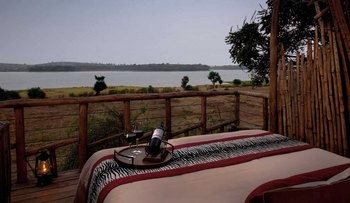 Evolve Back Kuruba Safari Lodge: Pool Reserve Starbed
