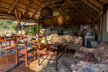 Khulu Bush Camp Khulu Bush Camp: Bar und Lounge