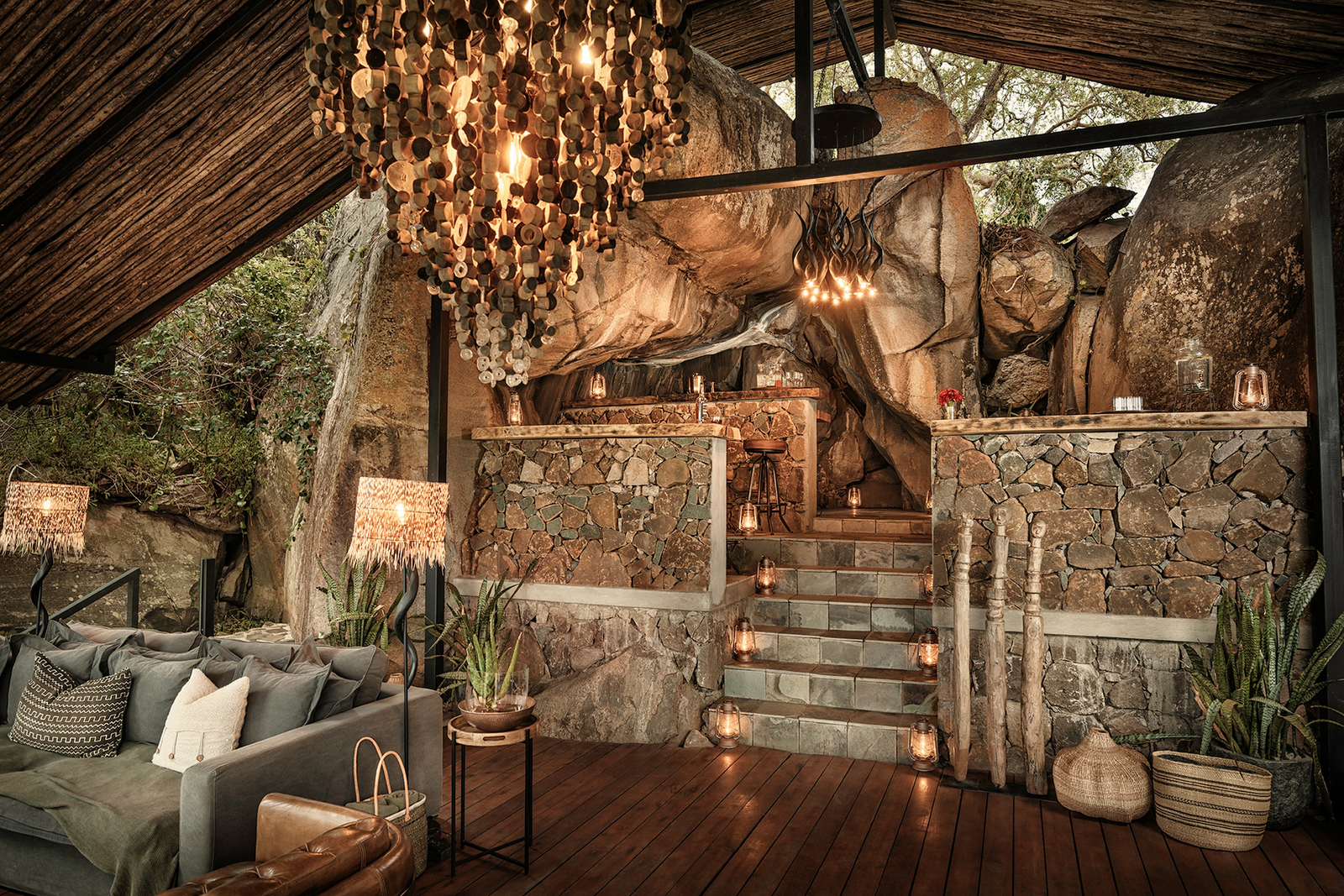 Nimali Mara Camp Nimali Mara Camp: Gemeinschaftszelt mit Felswand