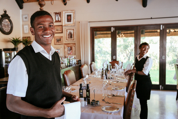 Old Traders Lodge: Service