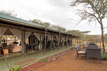 Ole Serai Camp Moru Kopjes: Hauptzelt von außen