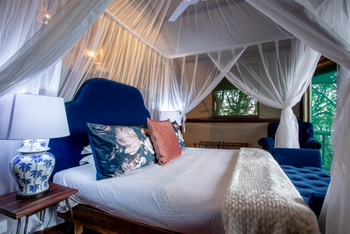 Tintswalo at Siankaba: Blue Nile Falls Suite