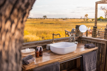 Tuludi Camp: Sky Suite - Vanities