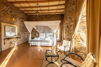 Le Mirage: Interieur