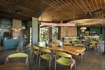 Lolebezi Safari Lodge: Restaurant