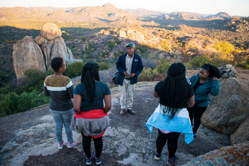 Matobo Hills Lodge Matobo Hills Lodge: Guide mit Gästen