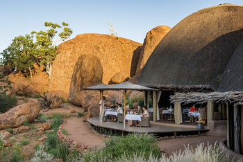 Mowani Mountain Camp: Restaurant Deck