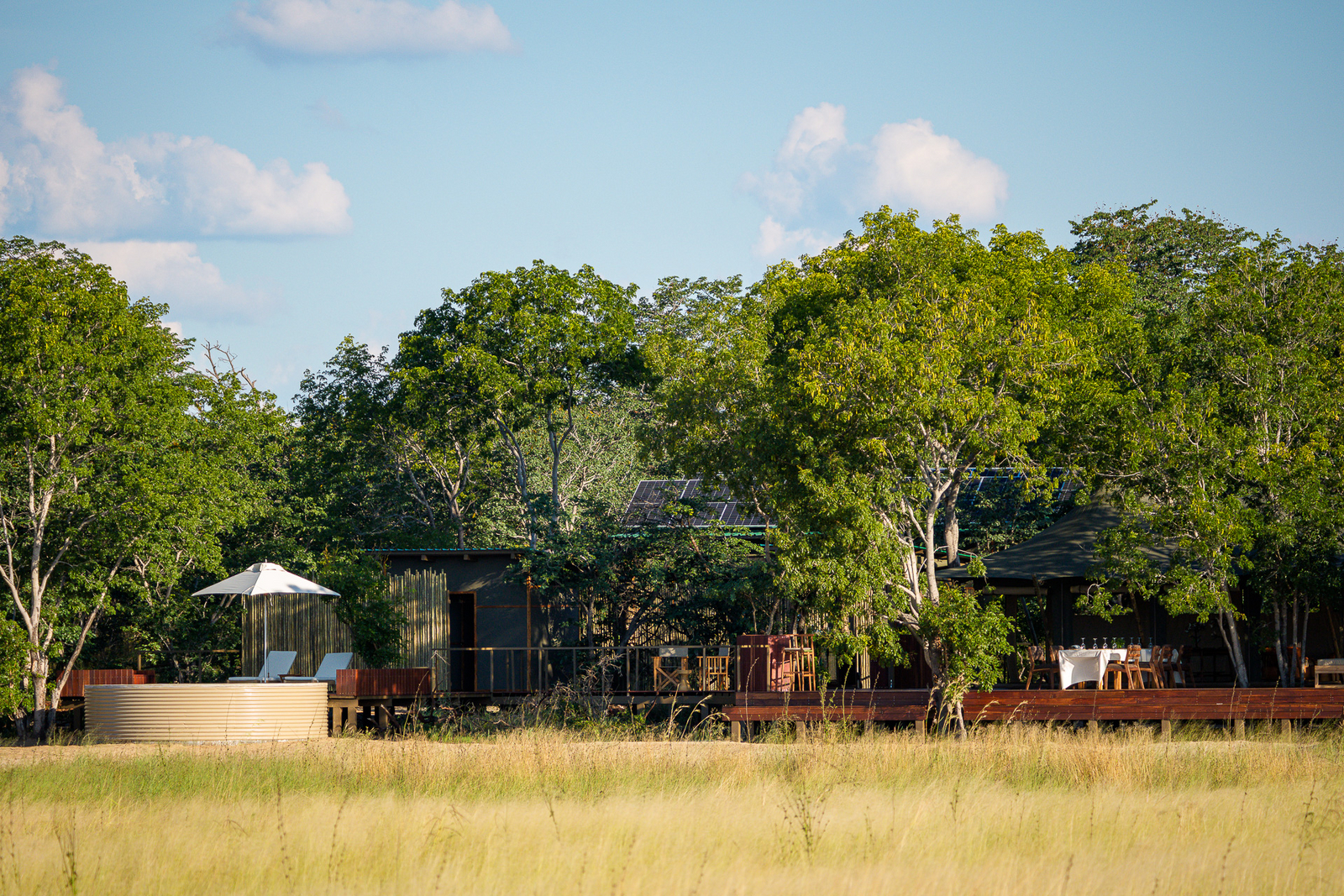 Muddy Teak Camp Muddy Teak Camp: Camp von vorne