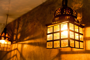 Olive Grove Guesthouse: Laternen