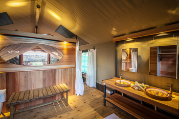 Rra Dinare Camp: Doppelwaschtisch