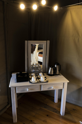 Tlouwana Camp Tlouwana Camp: Kleine Bar im Gästezimmer