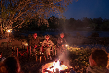 KaingU Safari Lodge: Dinner